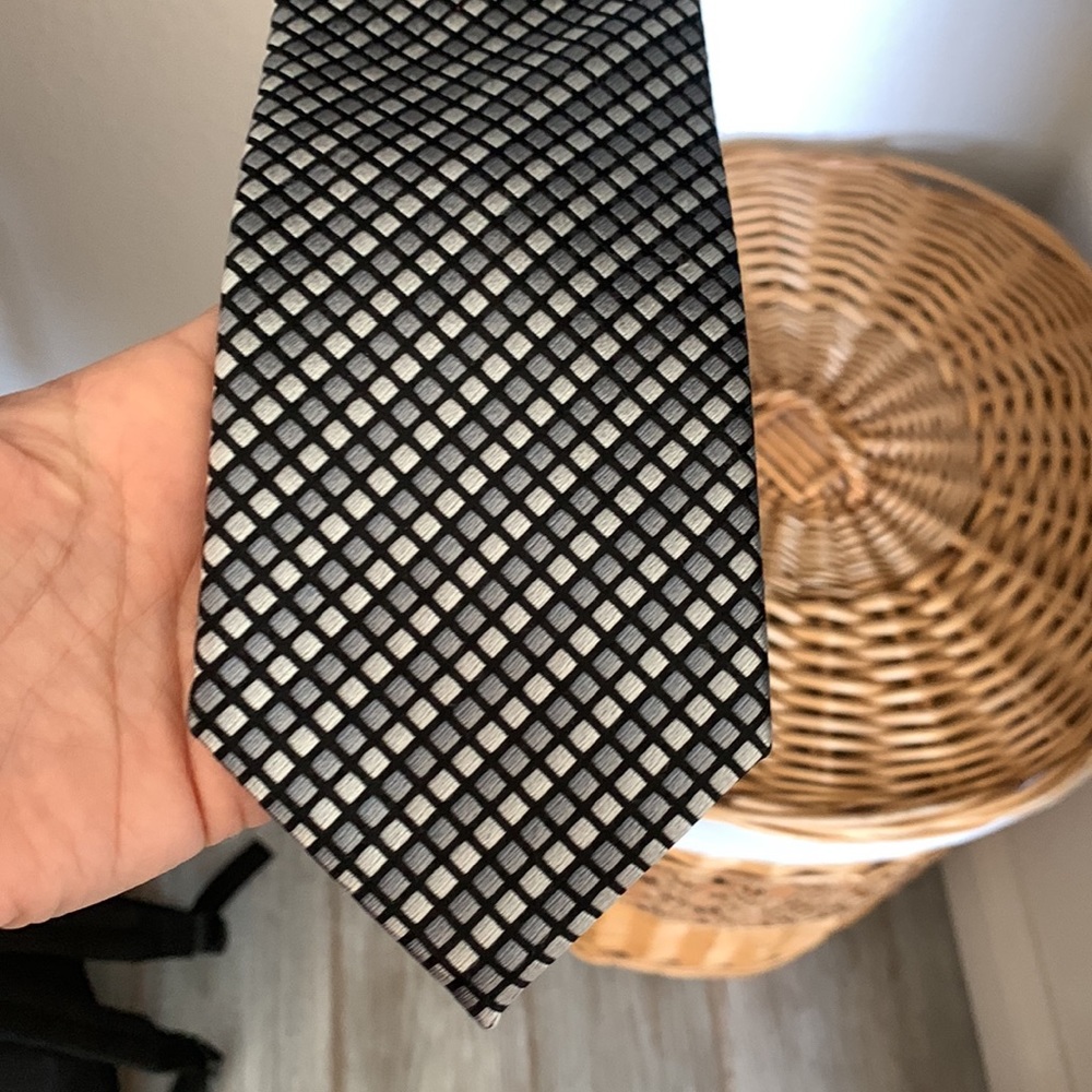 Vintage Geoffrey Beene men’s tie 100% silk preowned